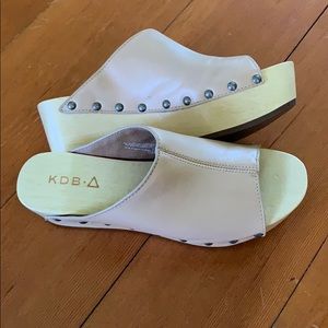 Beautiful Kelsi Dagger clogs